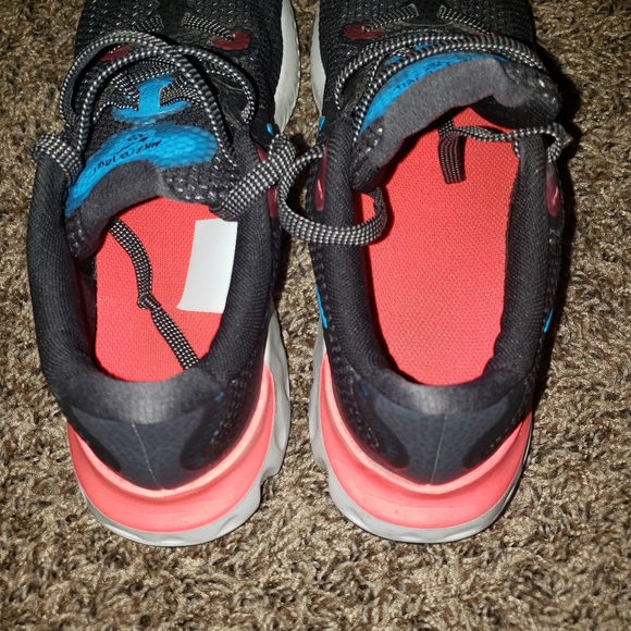 Nike size 4.5 youth boys running shoes blue and orange, - Picture 3 of 4